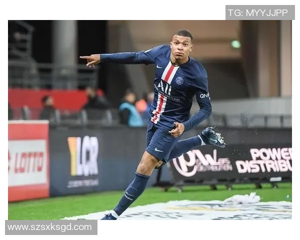 通过动作识别足球天才姆巴佩展现的独特技巧与速度